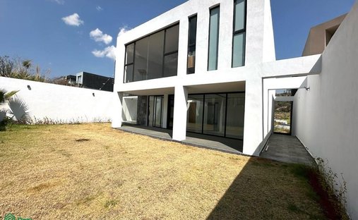 House in Rincón Verde, State of Mexico, Mexico 1