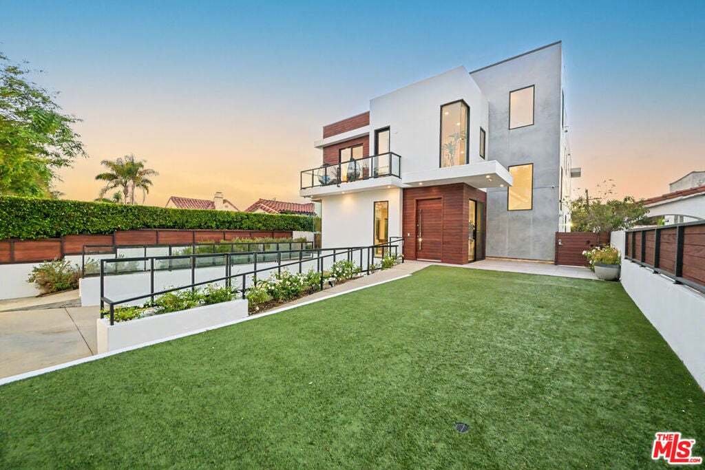 House in Los Angeles, California, United States 1 - 18577022