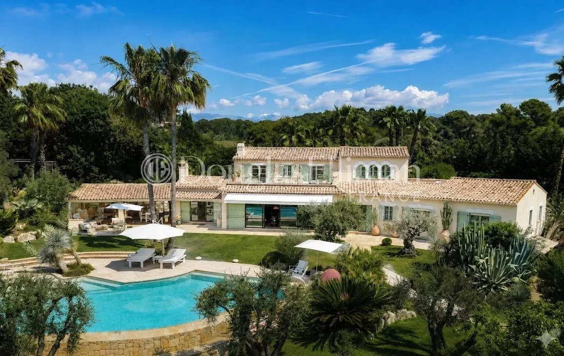 Villa in Mougins, Provence-Alpes-Côte d'Azur, France 2 - 18457454