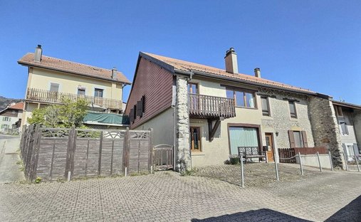 House in Montricher, Vaud, Switzerland 1
