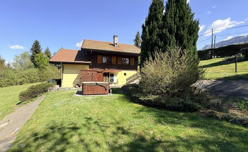 Chalet in Sud, La Roche-sur-Foron, France 1