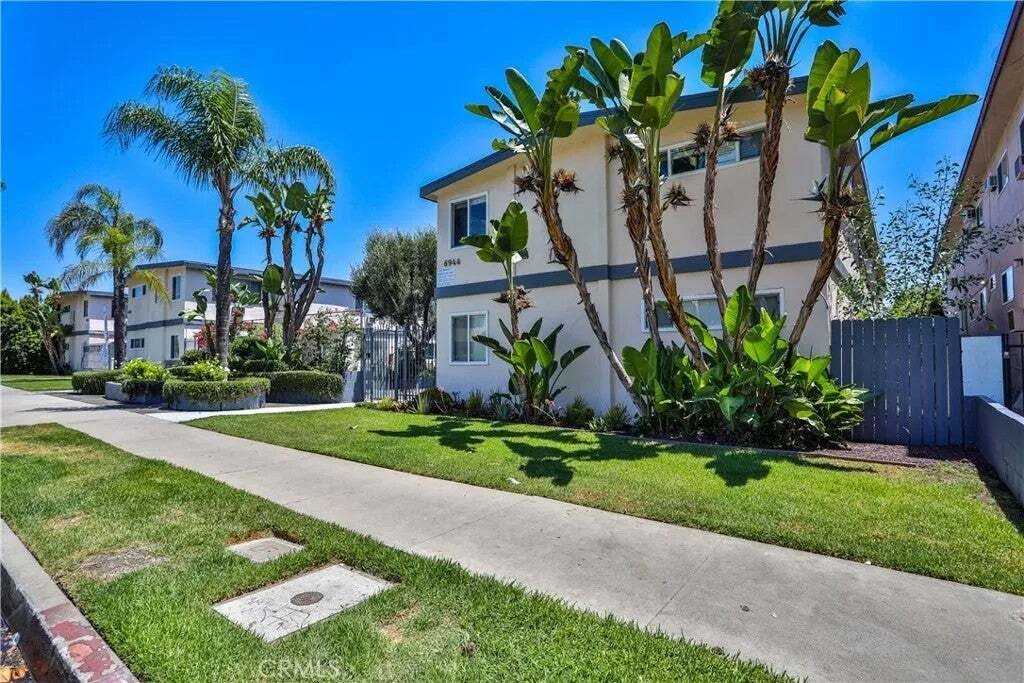 Los Angeles, California, United States 2 - 18577276