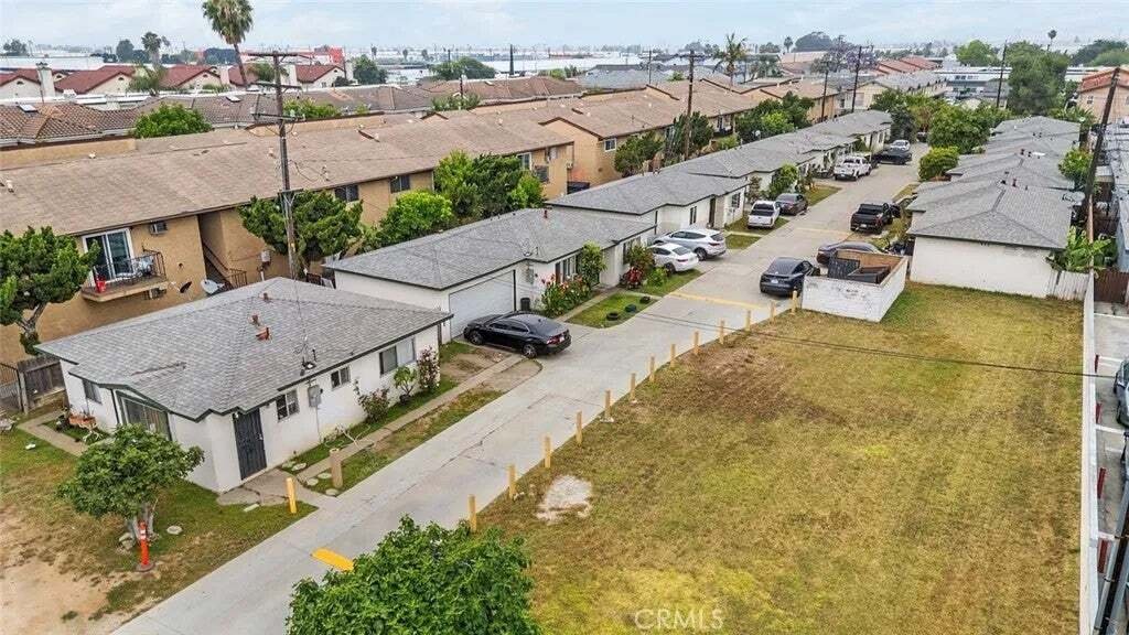 Montebello, California, United States 5 - 18577263