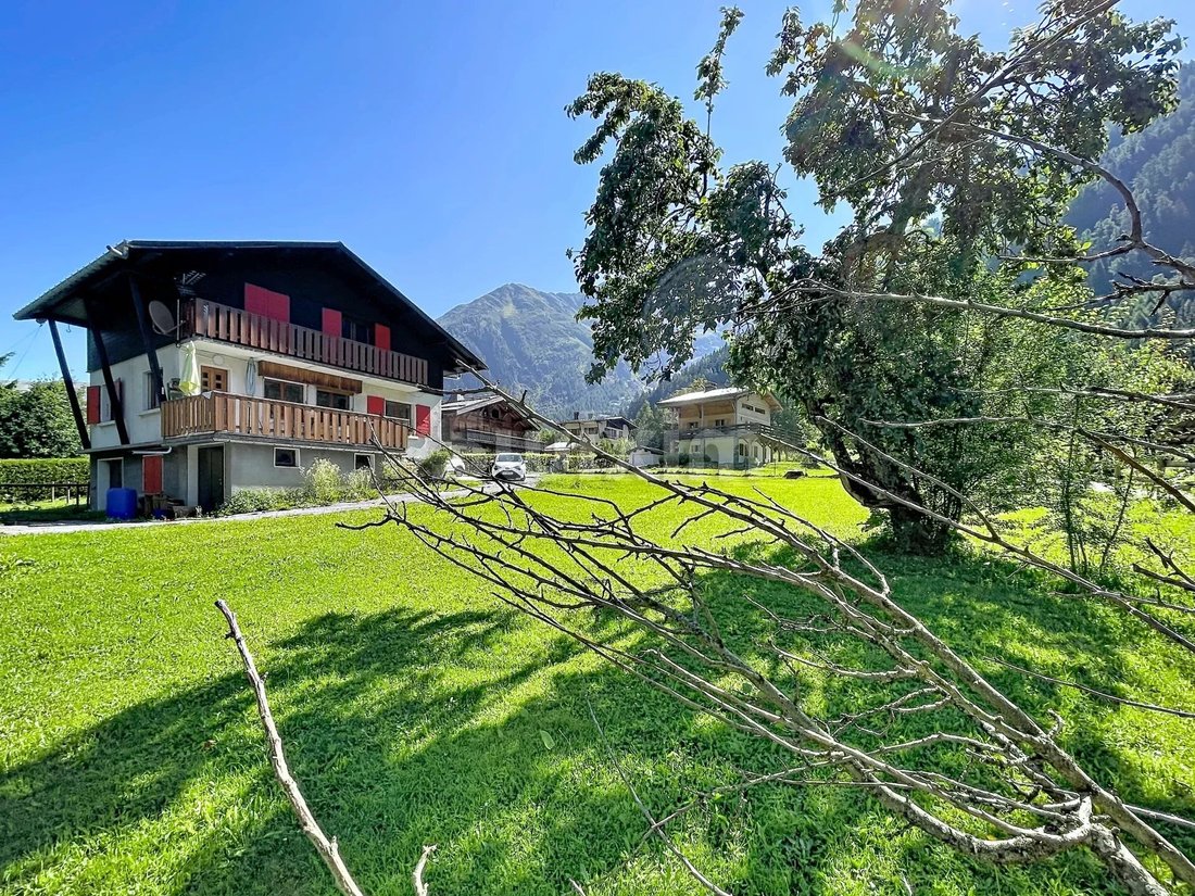 House in Chamonix-Mont-Blanc, Auvergne-Rhône-Alpes, France 2 - 18575192