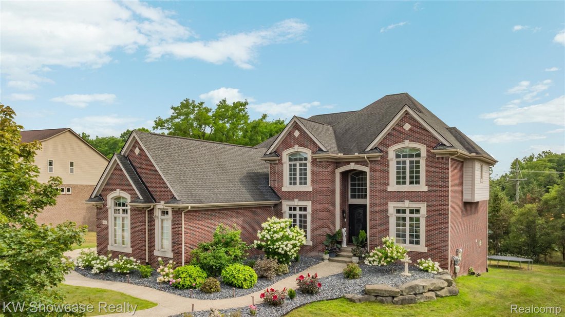 House in Commerce Charter Township, Michigan, United States 2 - 18576368