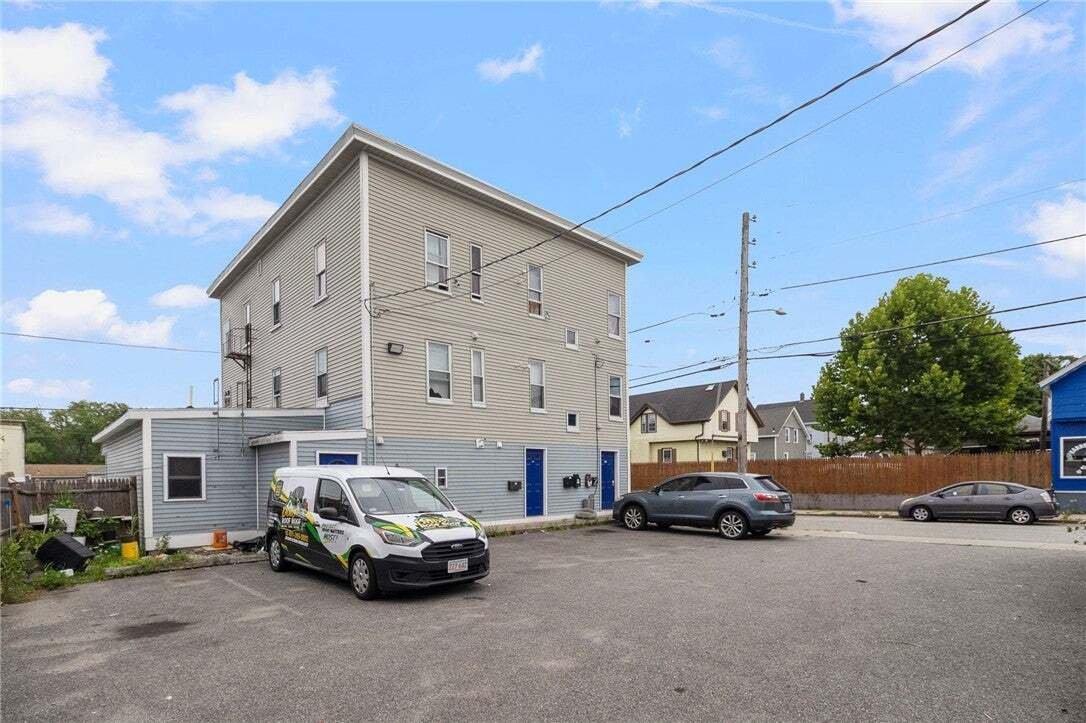 Woonsocket, Rhode Island, United States 3 - 18576030