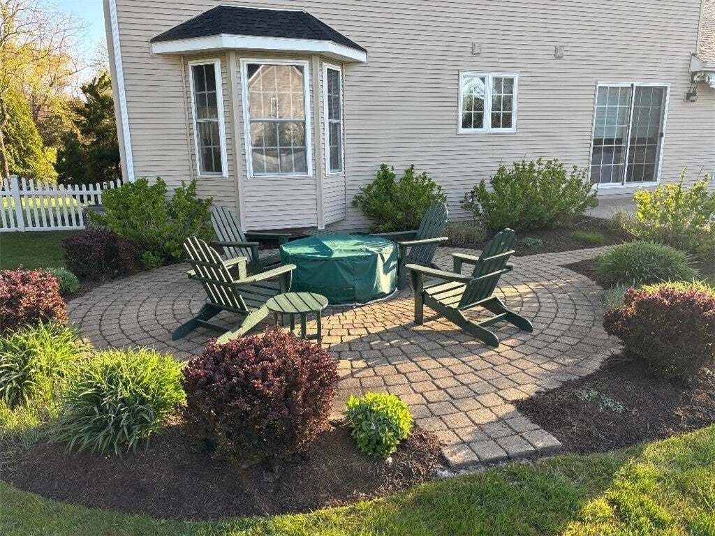 House in Cranston, Rhode Island, United States 4 - 18576021