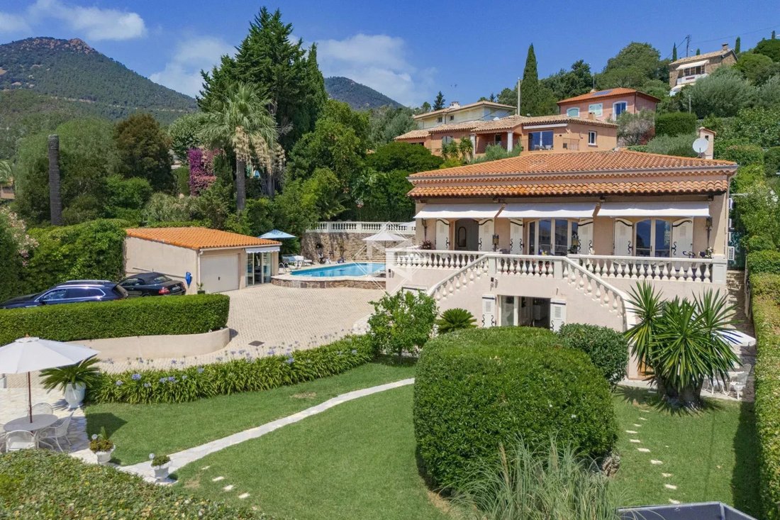 Villa in Théoule-sur-Mer, Provence-Alpes-Côte d'Azur, France 2 - 18575231