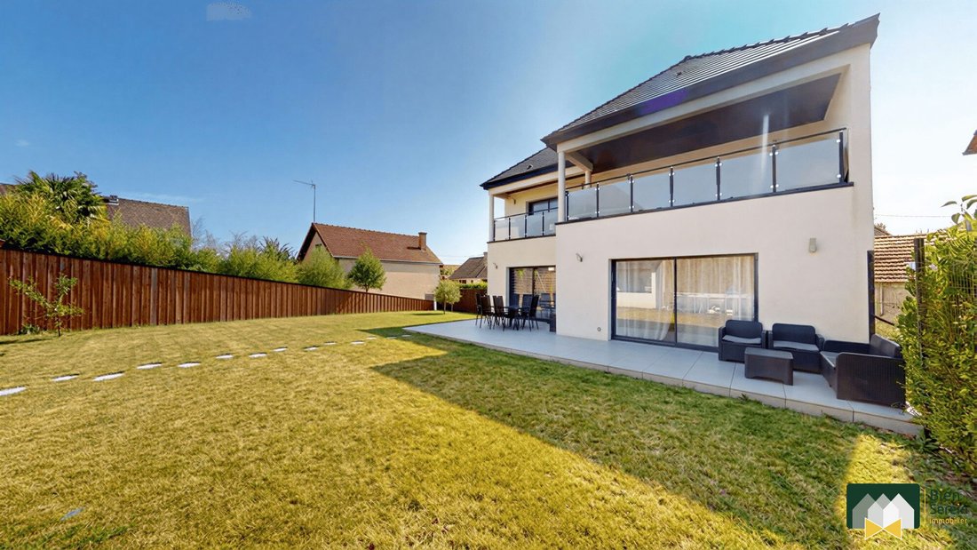 Villa in Haute Ville-Basse Ville, Chartres, France 1 - 18578664