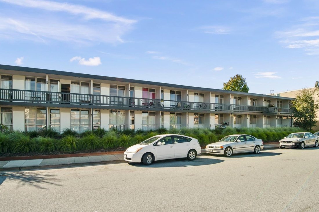 Burlingame, California, United States 1 - 18577493