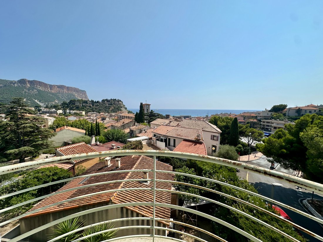 Apartment in Peripherie, Cassis, France 1 - 18576667