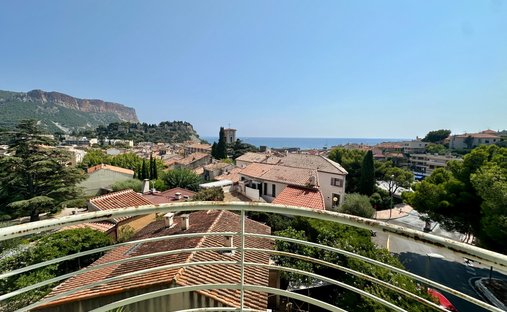 Apartment in Peripherie, Cassis, France 1