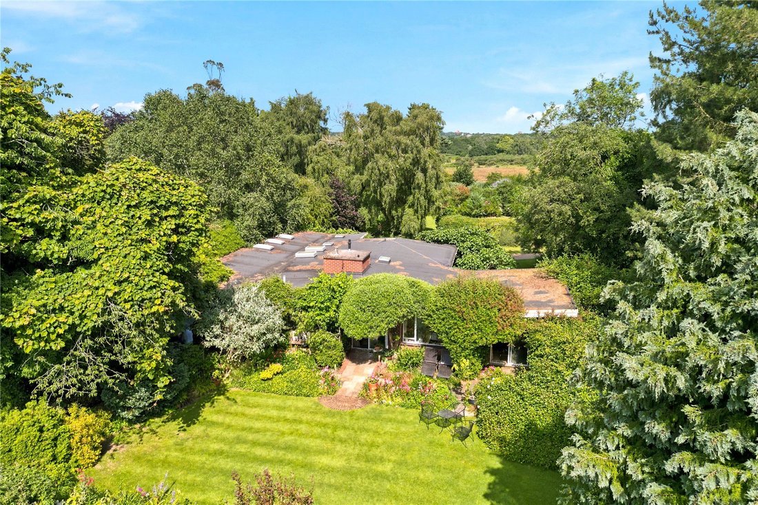 Bungalow in Aldeburgh, England 1 - 18575130