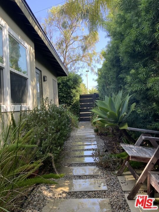 Los Angeles, California, United States 2 - 18577014