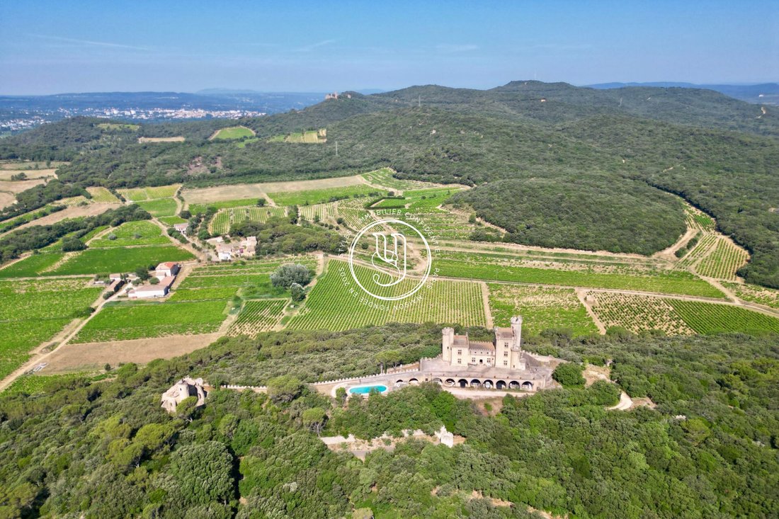 Villa in Uzès, Occitania, France 2 - 18574664