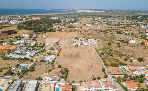 House in Praia dos Pescadores, Olhos de Agua, Portugal 1