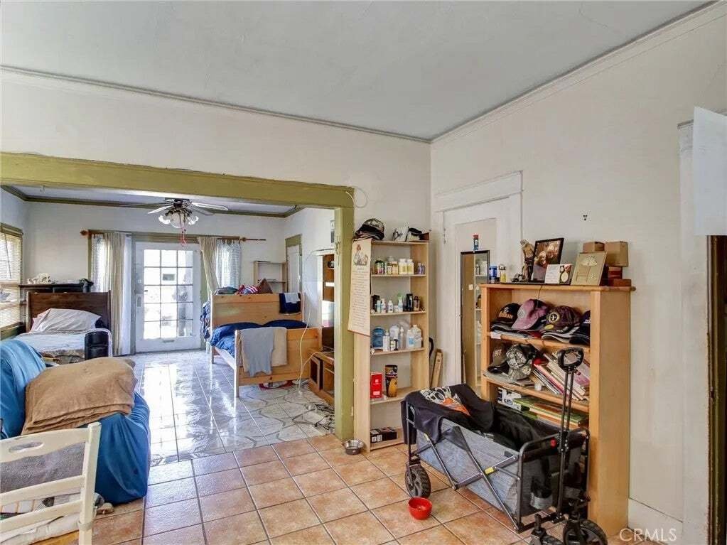 Los Angeles, California, United States 4 - 18577278