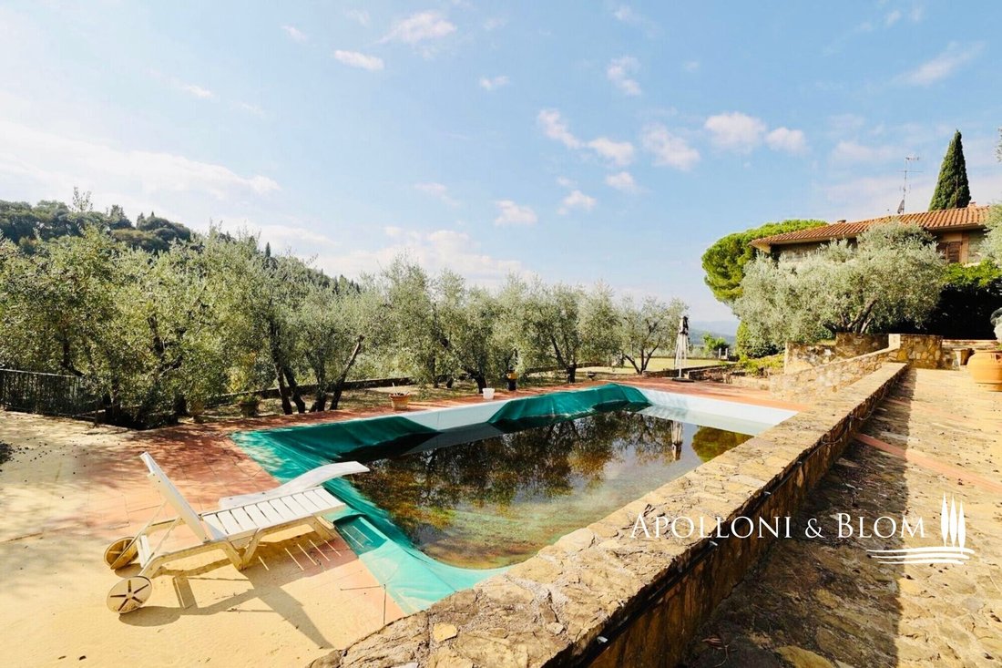Villa in Poggibonsi, Tuscany, Italy 3 - 18577600