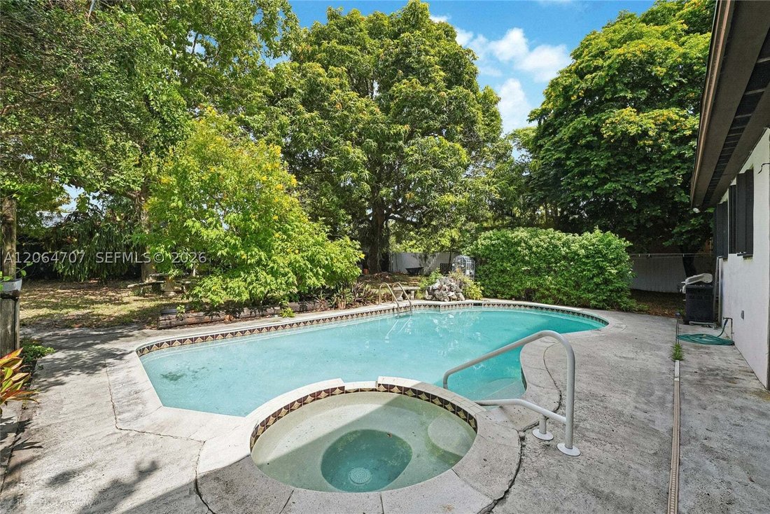 House in Hialeah, Florida, United States 3 - 18576923