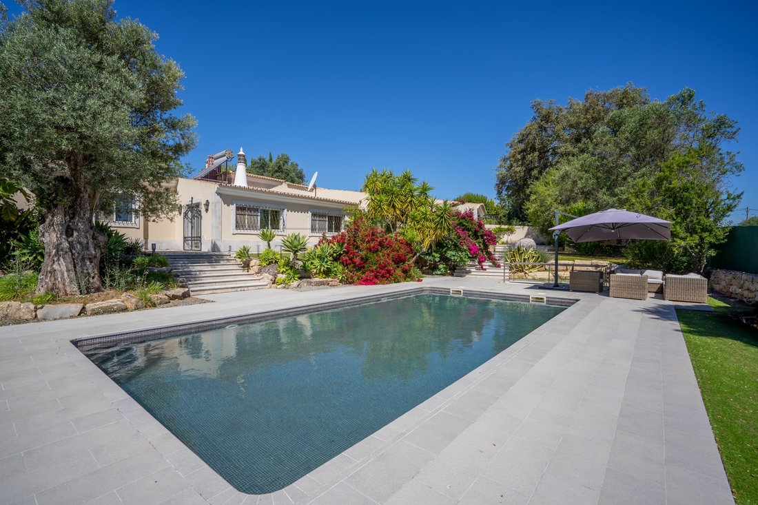 Villa in Loule (Sao Sebastiao), Algarve, Portugal 1 - 18578247