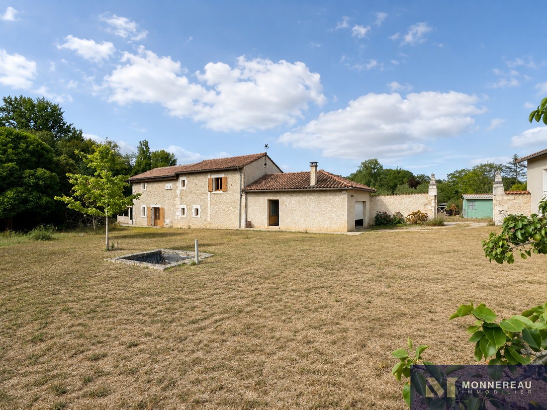 House in Ruelle-sur-Touvre, Nouvelle-Aquitaine, France 5 - 18574749
