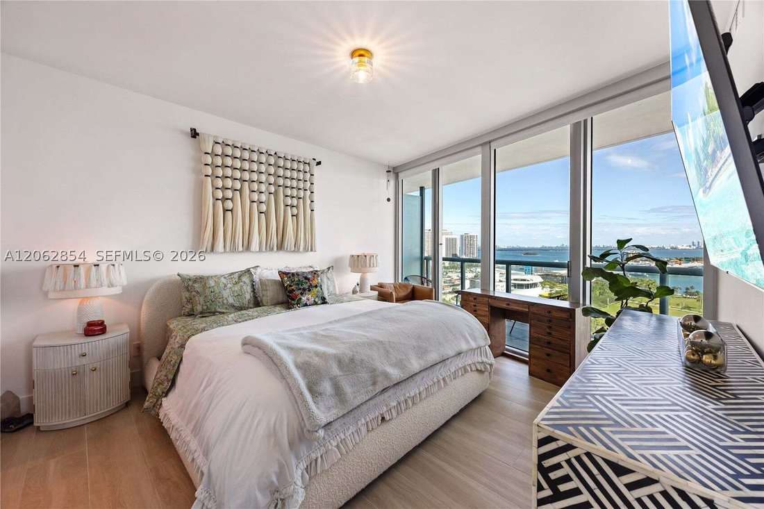 Condo in Miami, Florida, United States 3 - 18576929