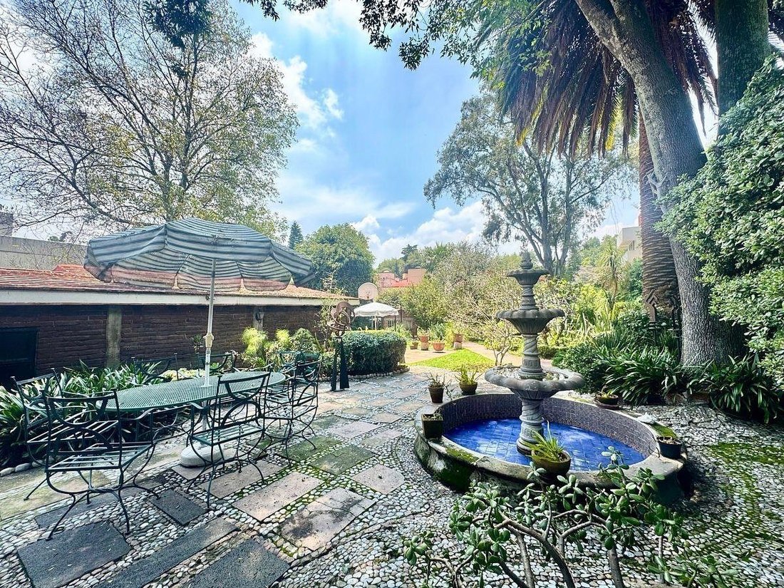 House in Mexico City, Mexico 2 - 18574529