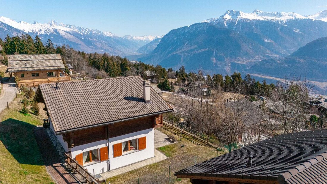 Chalet in Crans-Montana, Valais, Switzerland 2 - 18575860