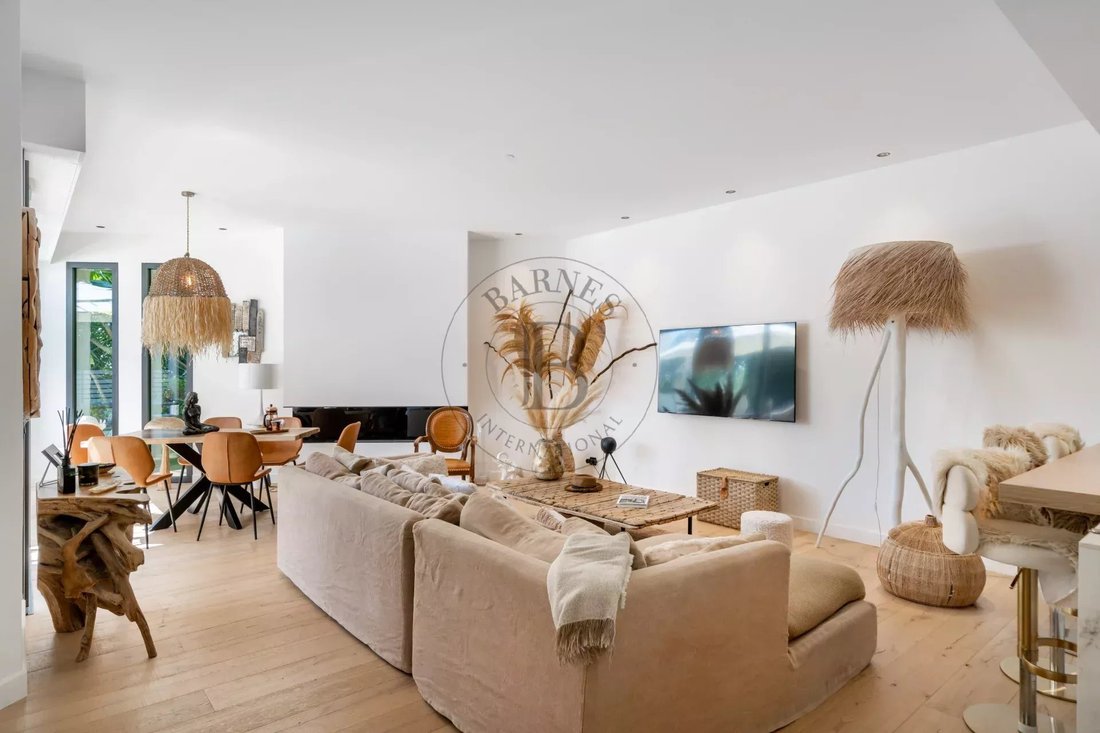 Villa in Mougins, Provence-Alpes-Côte d'Azur, France 2 - 17039070