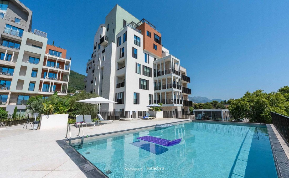 Apartment in Tivat, Tivat Municipality, Montenegro 2 - 18574957