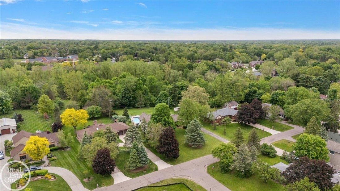 House in Troy, Michigan, United States 3 - 18577071