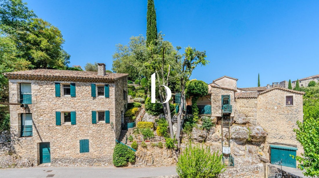 Maison à Barjac, Occitanie, France 1 - 18576953