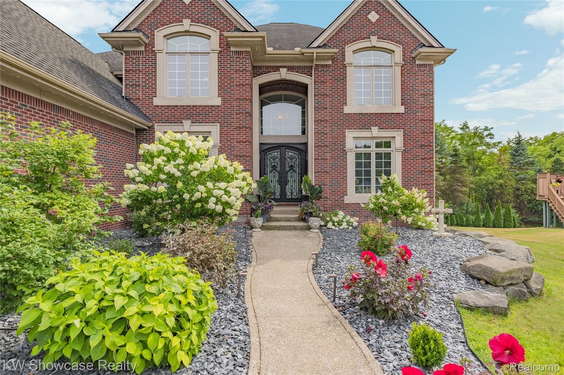 House in Commerce Charter Township, Michigan, United States 1 - 18576368