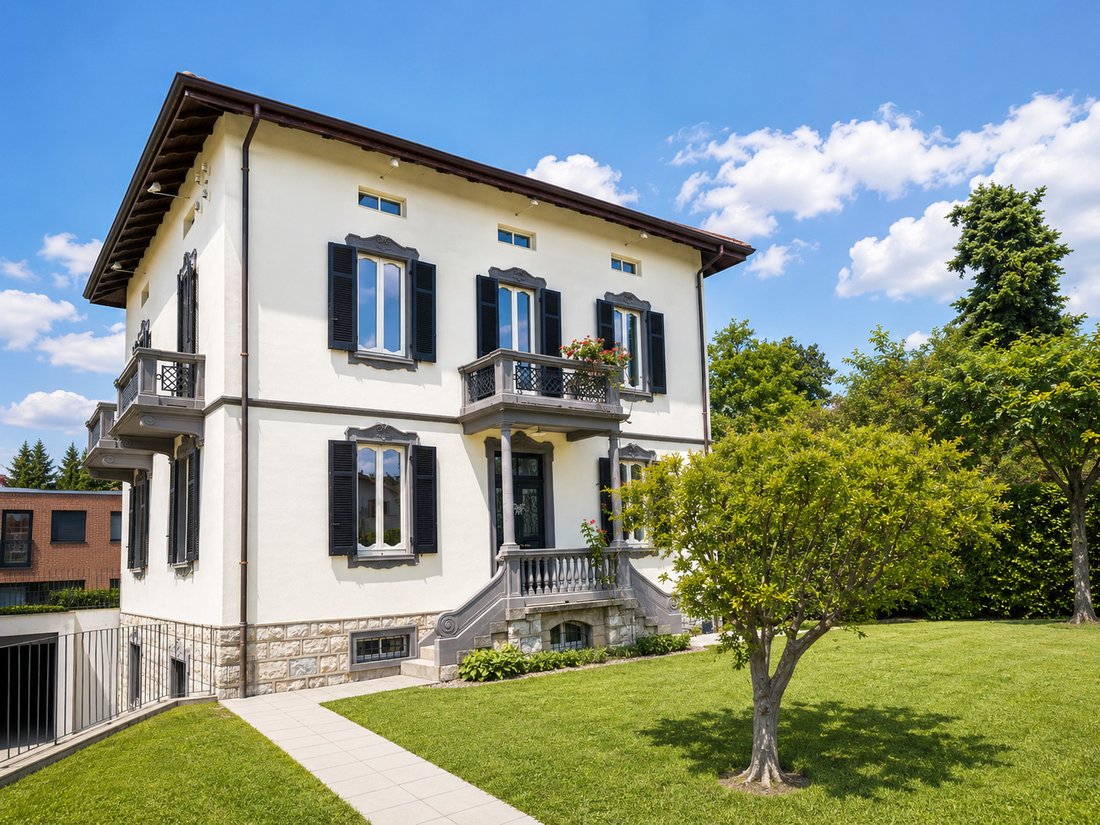 Villa in Morbio Inferiore, Ticino, Switzerland 1 - 18575863