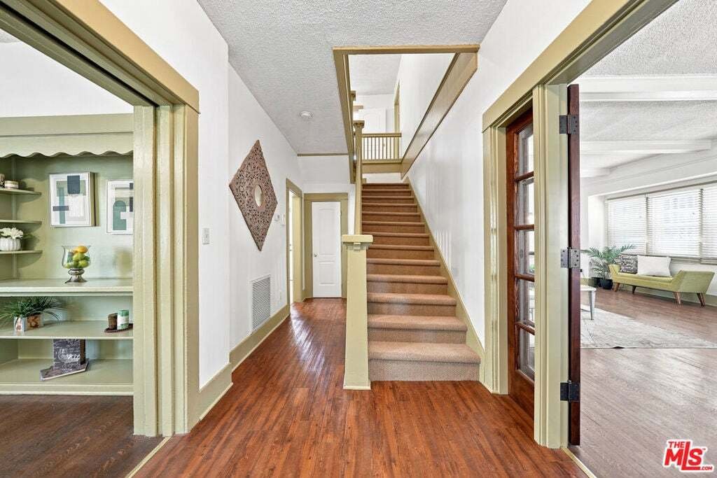 Los Angeles, California, United States 3 - 18577028