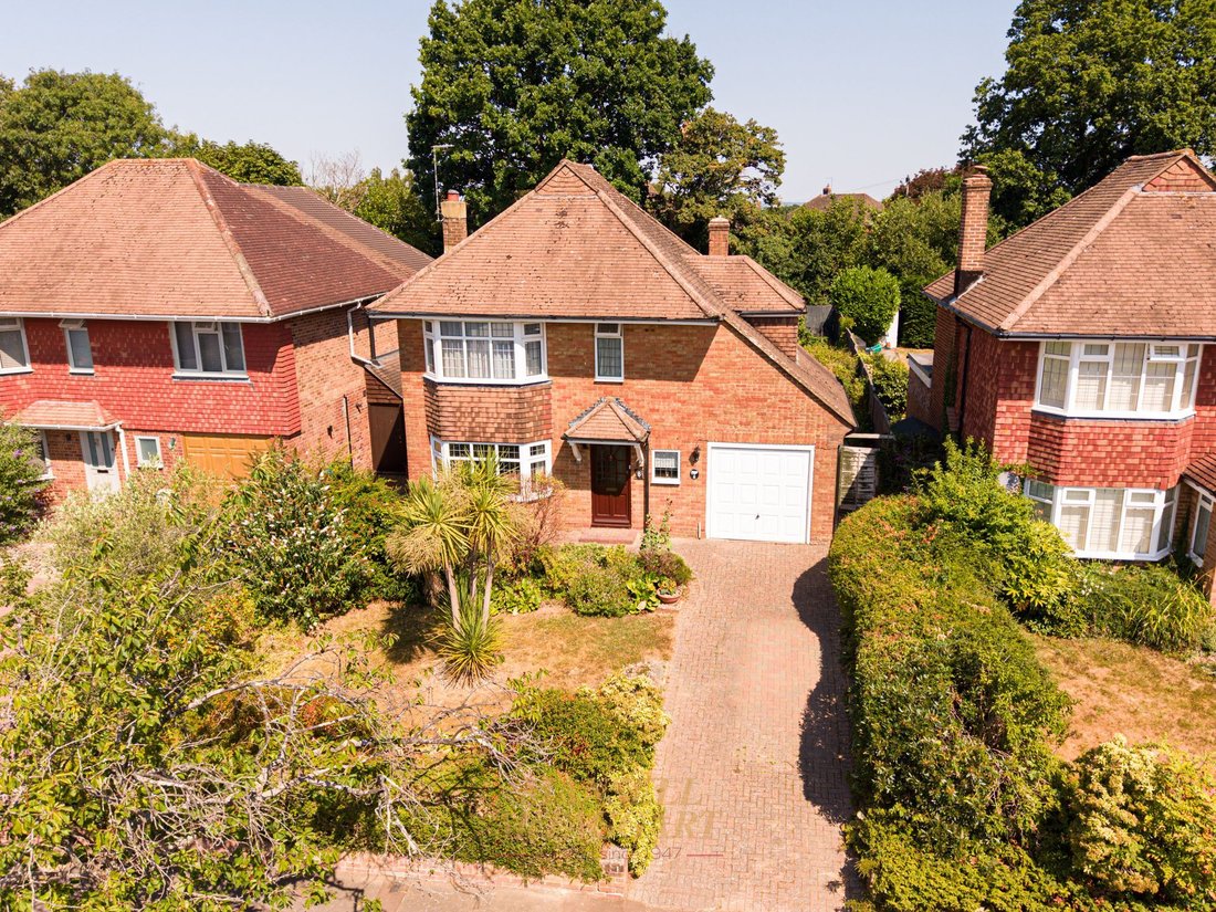House in East Grinstead, England 1 - 18574972