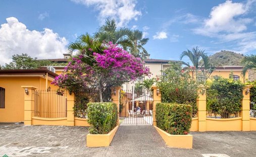 House in Playa Herradura, Puntarenas Province, Costa Rica 1