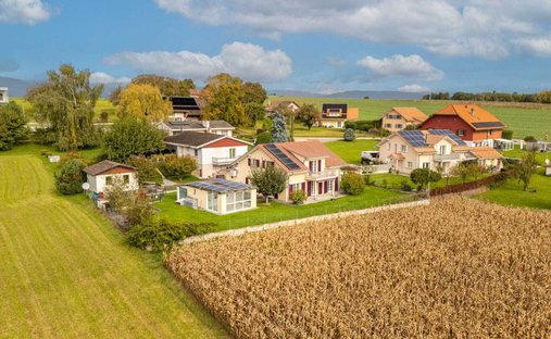House in Estavayer, Fribourg, Switzerland 1