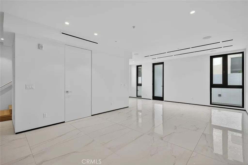Condo in Los Angeles, California, United States 5 - 18577250