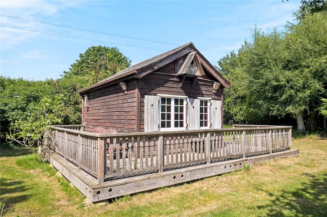 Bungalow in Aldeburgh, England 5 - 18575130