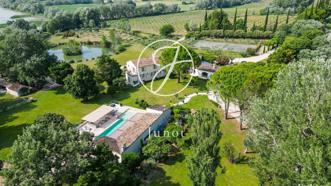 Country House in Arles, Provence-Alpes-Côte d'Azur, France 1 - 18575121