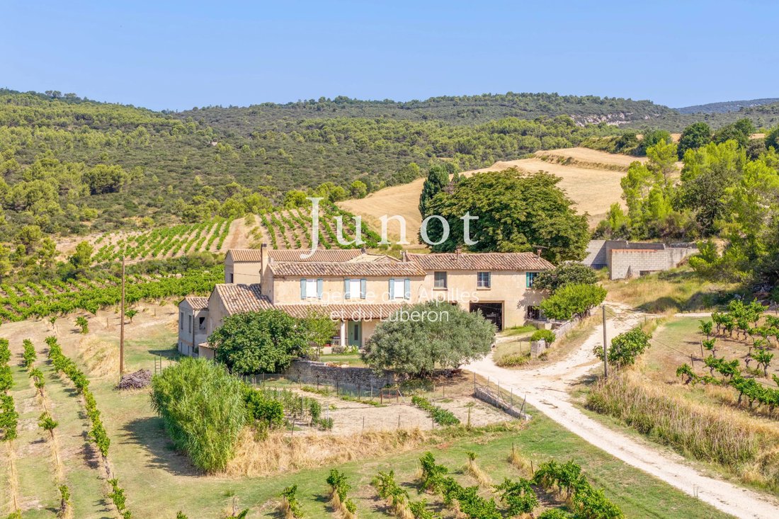 Farm Ranch in Murs, Provence-Alpes-Côte d'Azur, France 1 - 18575182