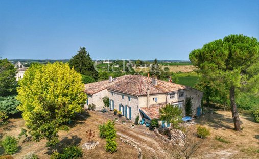 House in Duras, Nouvelle-Aquitaine, France 1