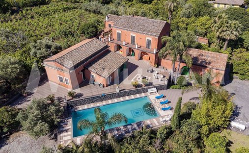 Villa in Santa Venerina, Sicily, Italy 1