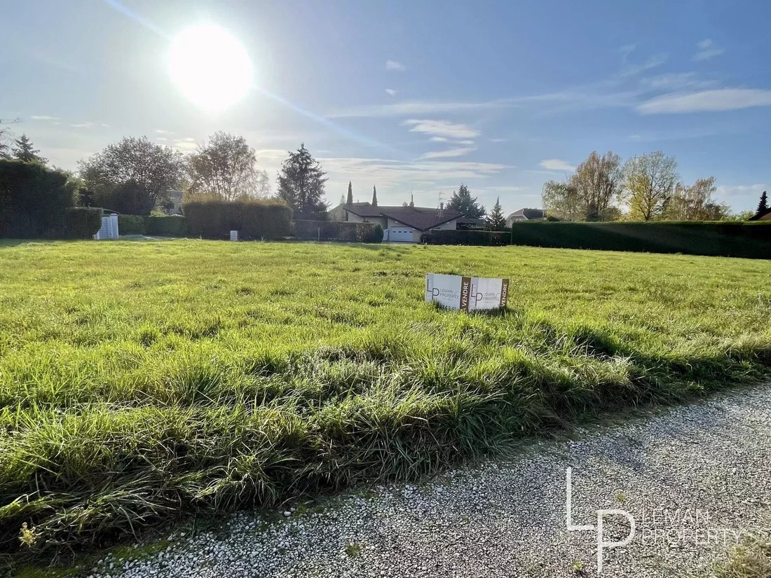 Land in Veigy-Foncenex, Auvergne-Rhône-Alpes, France 1 - 18575126