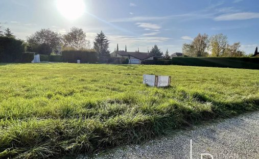 Land in Veigy-Foncenex, Auvergne-Rhône-Alpes, France 1