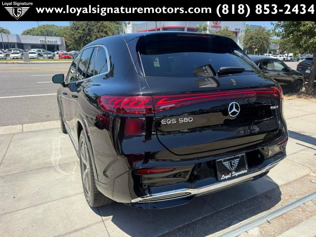 Suv in Van Nuys, CA, United States 5 - 18578372