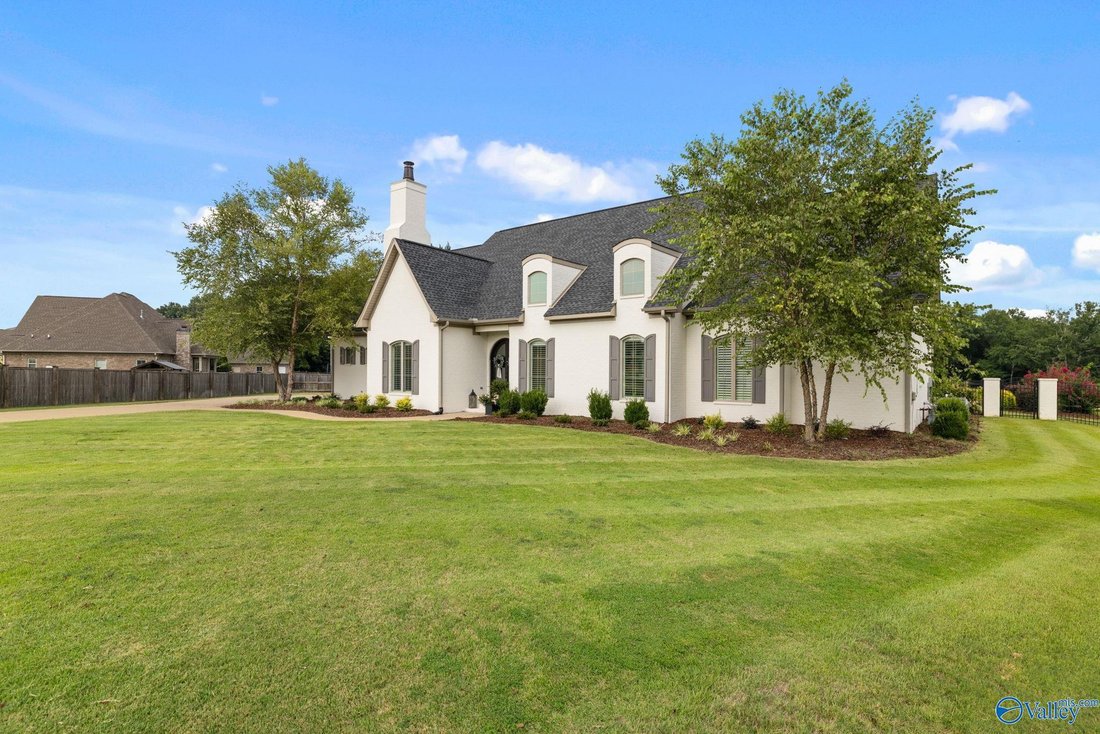 House in Tuscumbia, Alabama, United States 3 - 18577115