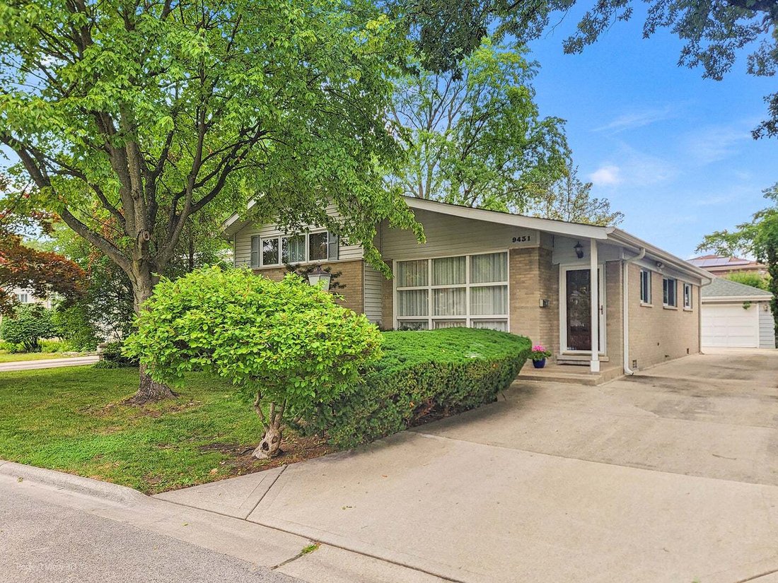 House in Skokie, Illinois, United States 1 - 18577184