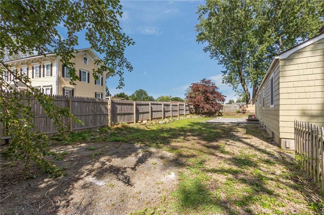 House in Warwick, Rhode Island, United States 5 - 18576034